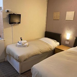 Twin Room Private Bathroom